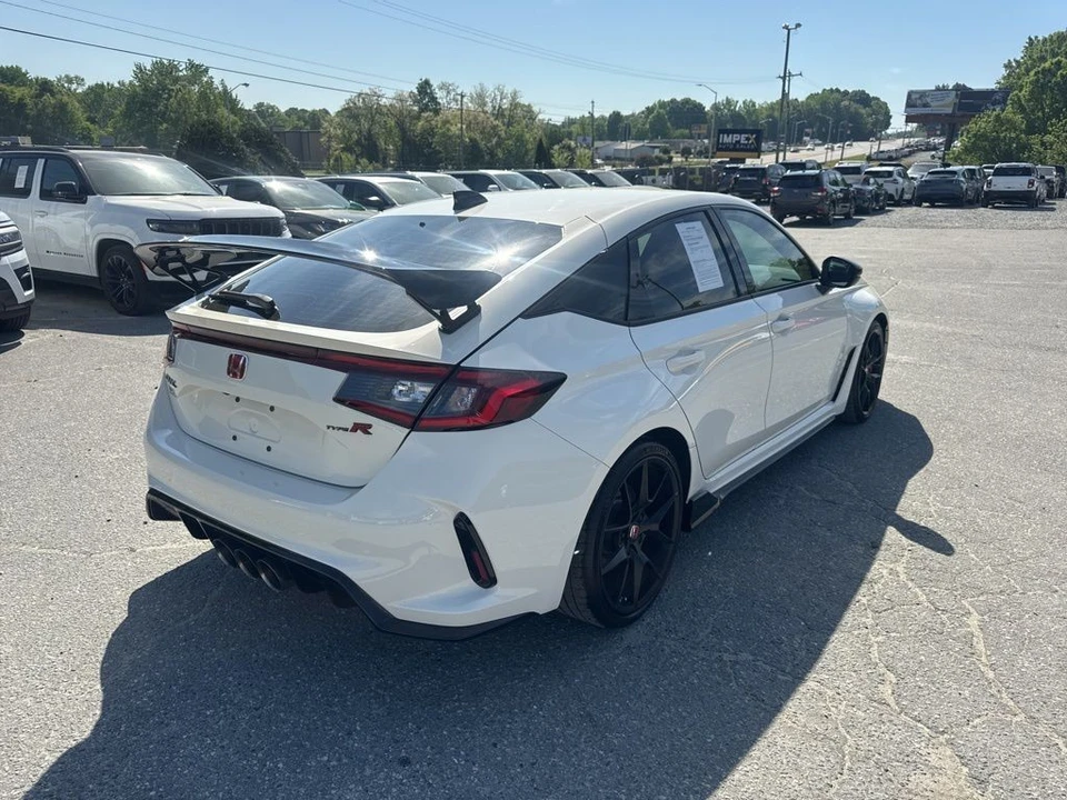 2025 Honda Civic 11th Gen - Image 5 of 21