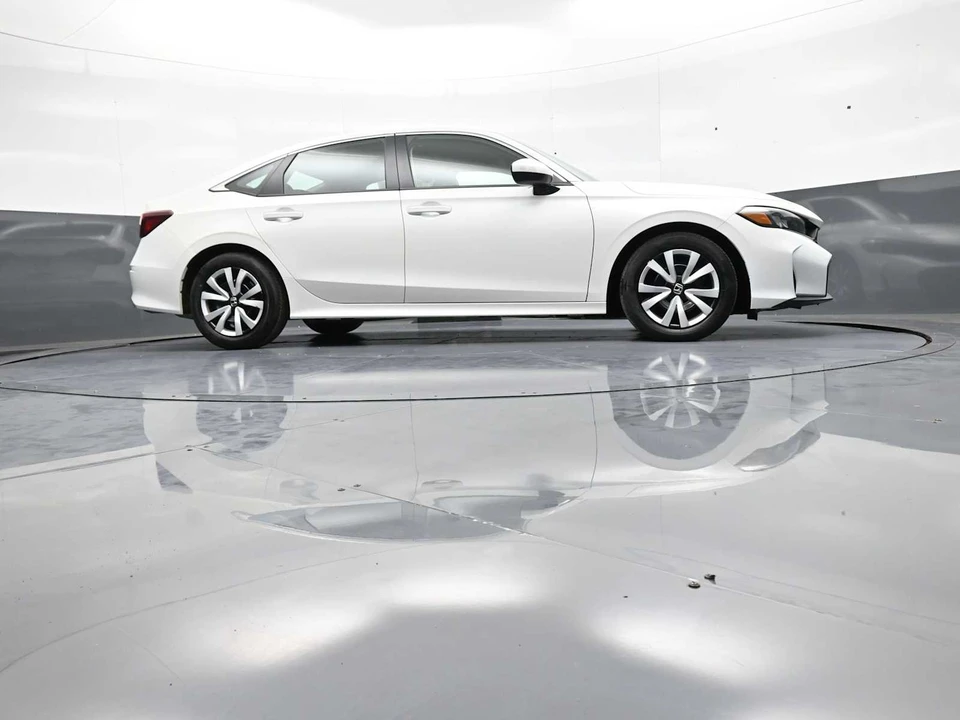 2025 Honda Civic 11th Gen - Image 27 of 31