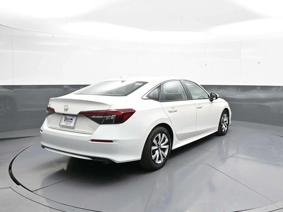 2025 Honda Civic 11th Gen - Image 6 of 31