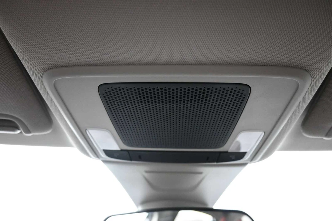 2025 Honda Civic 11th Gen - Image 17 of 31