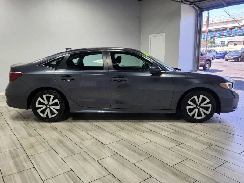 2025 Honda Civic 11th Gen - Image 6 of 12