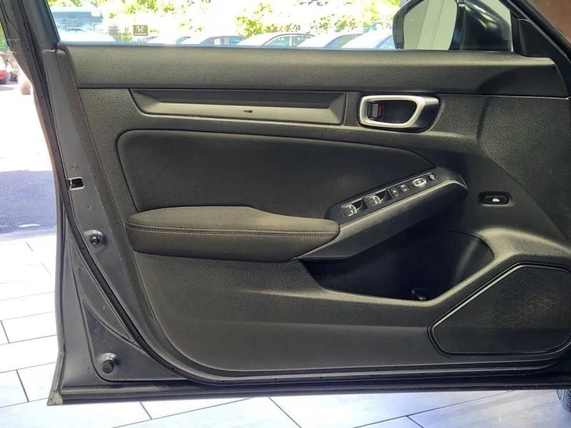 2025 Honda Civic 11th Gen - Image 11 of 12