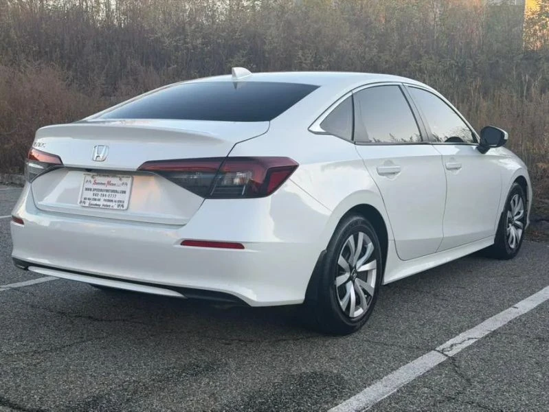 2025 Honda Civic 11th Gen - Image 8 of 12