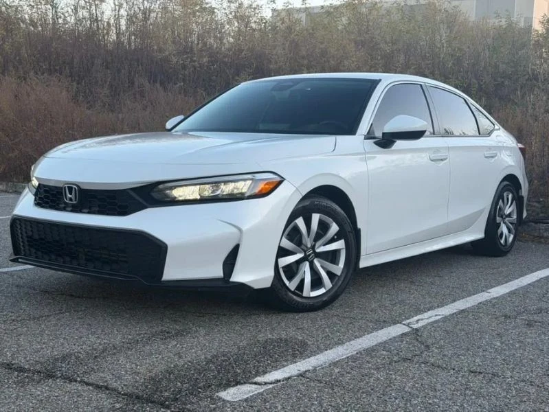 2025 Honda Civic 11th Gen - Image 4 of 12