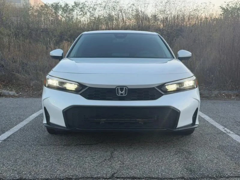 2025 Honda Civic 11th Gen - Image 3 of 12