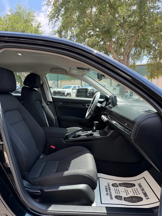 2025 Honda Civic 11th Gen - Image 9 of 11