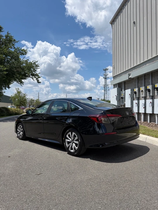 2025 Honda Civic 11th Gen - Image 4 of 11