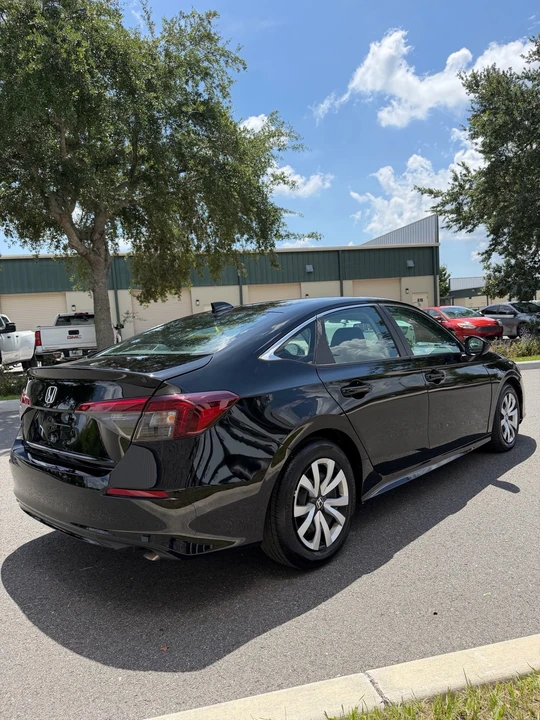 2025 Honda Civic 11th Gen - Image 6 of 11