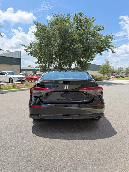 2025 Honda Civic 11th Gen - Image 3 of 11