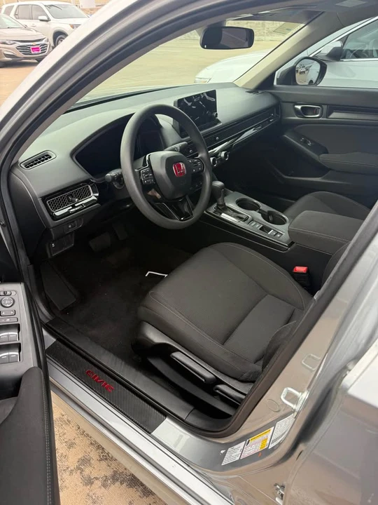 2025 Honda Civic 11th Gen - Image 6 of 7