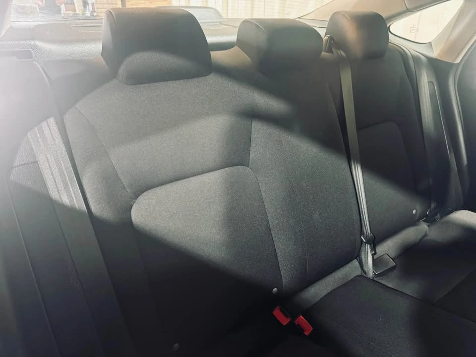 2025 Honda Civic 11th Gen - Image 13 of 14