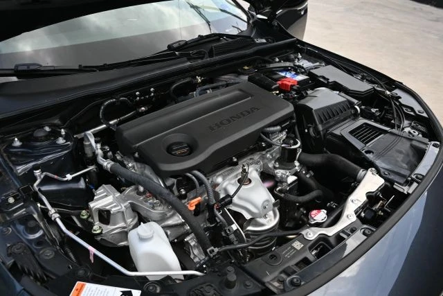 2025 Honda Civic 11th Gen - Image 16 of 17