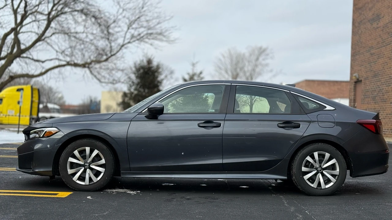 2025 Honda Civic 11th Gen - Image 4 of 21