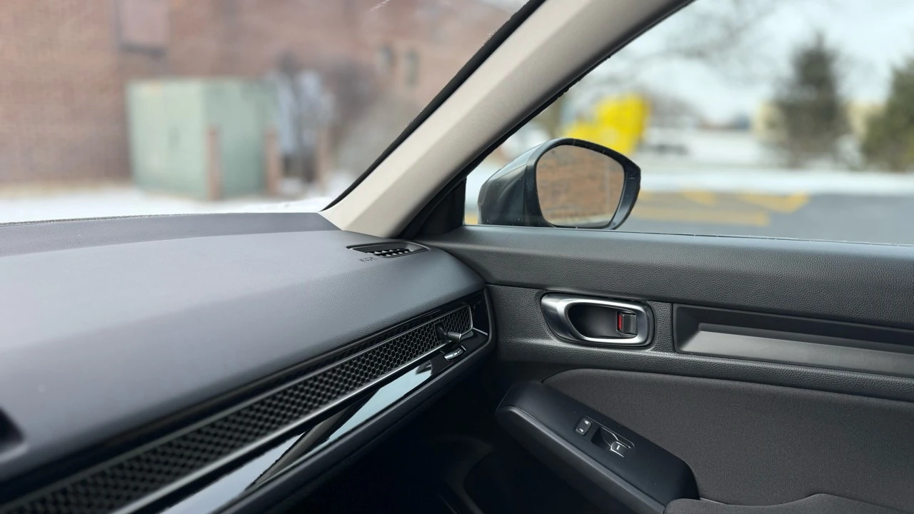 2025 Honda Civic 11th Gen - Image 20 of 21