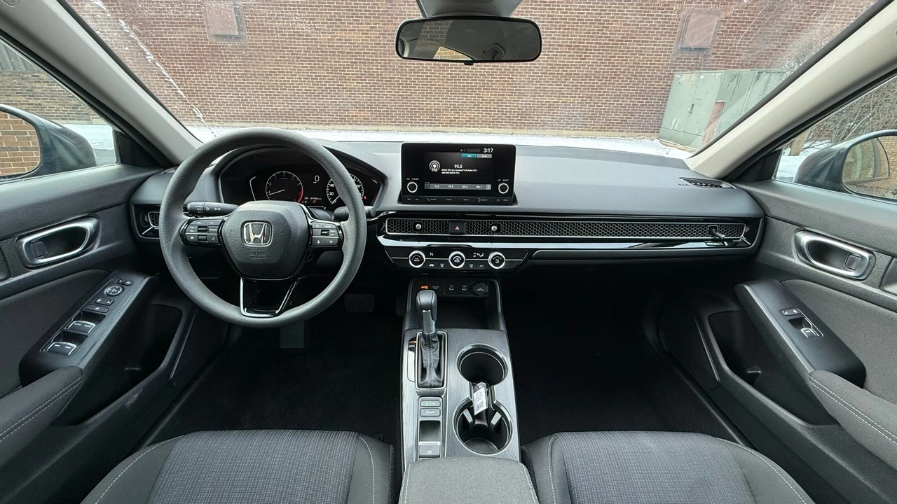 2025 Honda Civic 11th Gen - Image 16 of 21