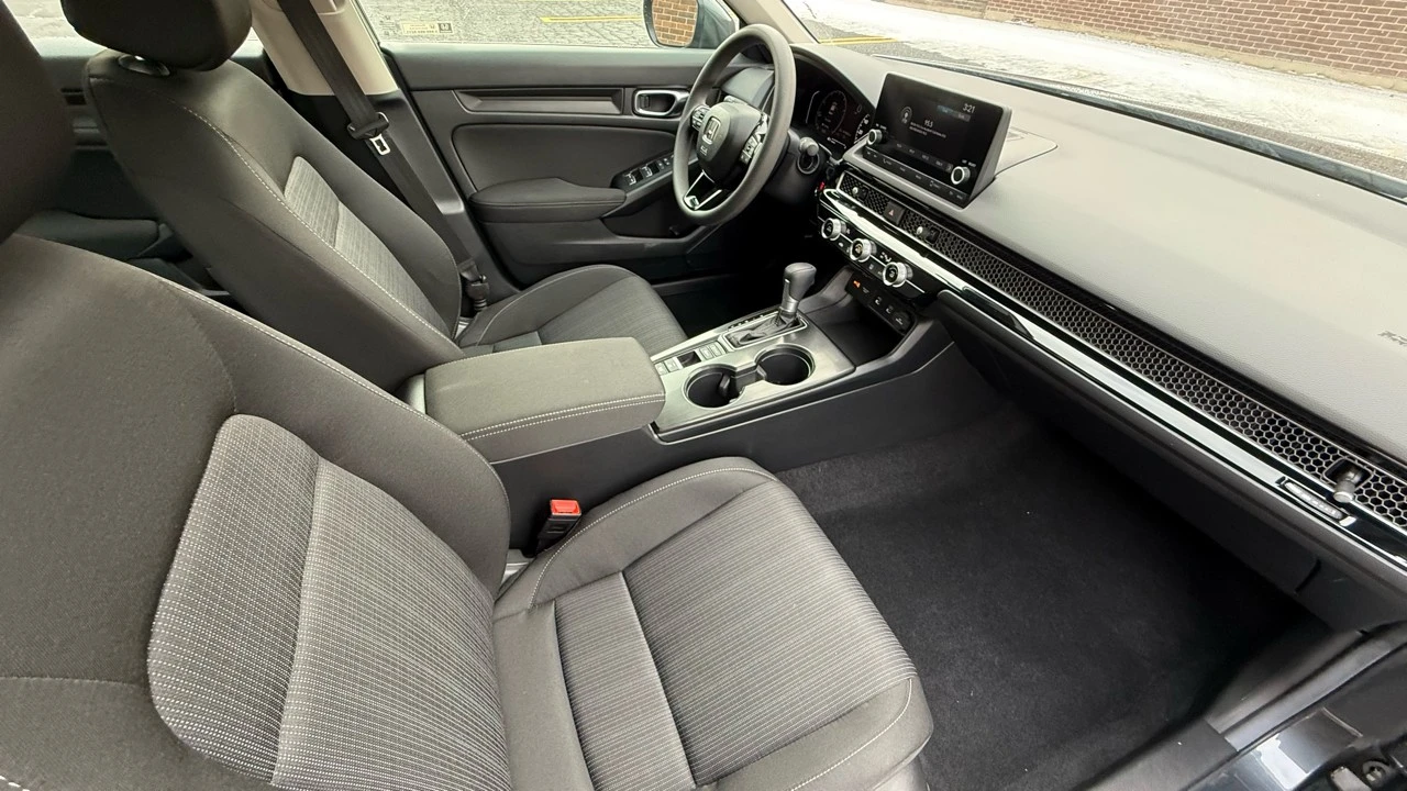 2025 Honda Civic 11th Gen - Image 11 of 21
