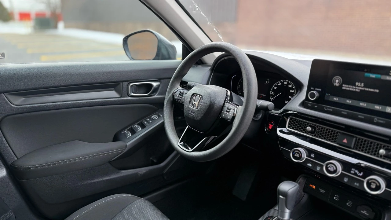 2025 Honda Civic 11th Gen - Image 13 of 21