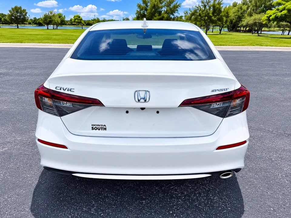 2025 Honda Civic 11th Gen - Image 11 of 29