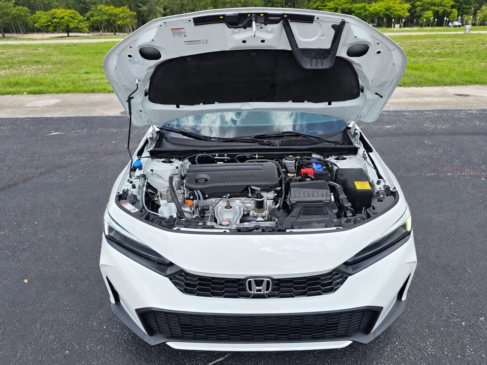 2025 Honda Civic 11th Gen - Image 21 of 29