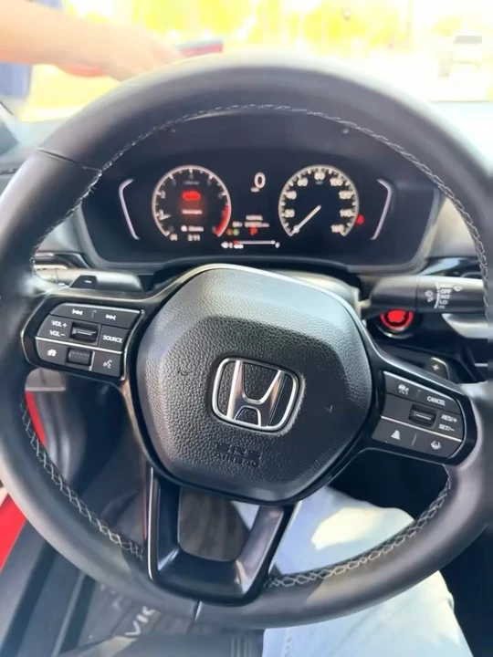 2025 Honda Civic 11th Gen - Image 9 of 13