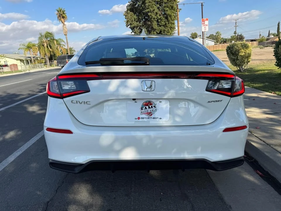 2025 Honda Civic 11th Gen - Image 5 of 10