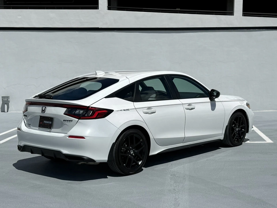 2025 Honda Civic 11th Gen - Image 7 of 30