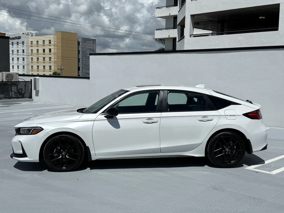 2025 Honda Civic 11th Gen - Image 6 of 30