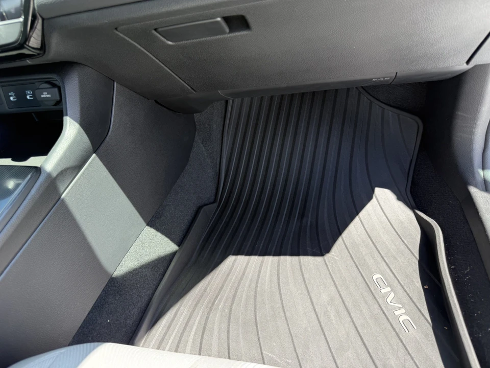 2025 Honda Civic 11th Gen - Image 21 of 30