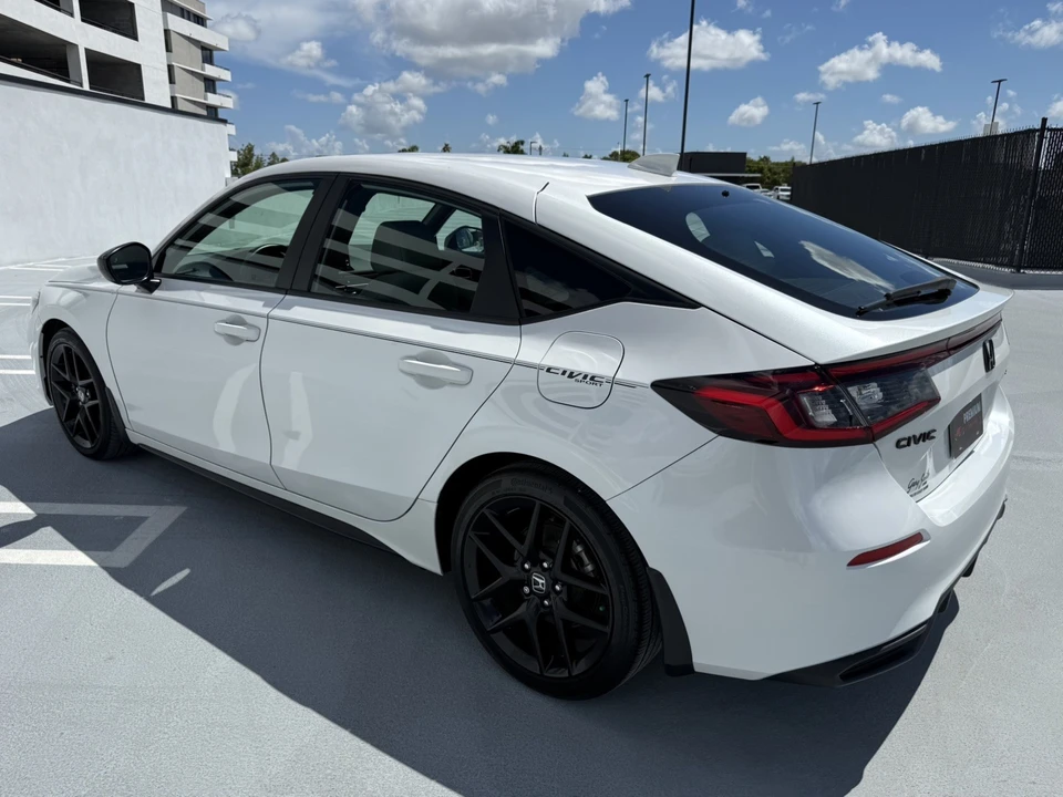 2025 Honda Civic 11th Gen - Image 9 of 30