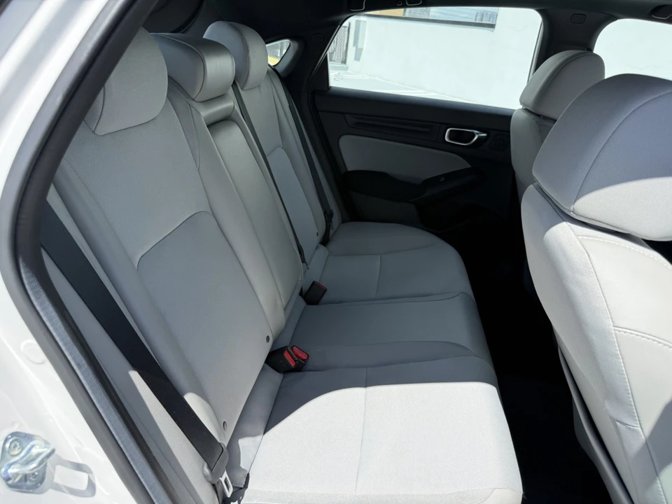 2025 Honda Civic 11th Gen - Image 17 of 30