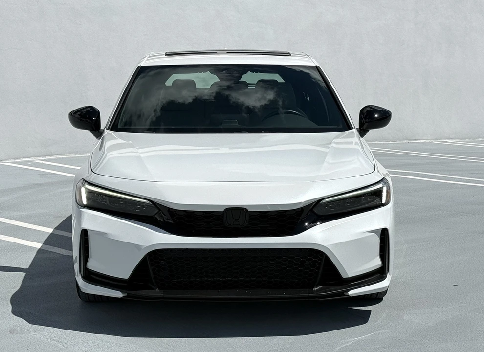 2025 Honda Civic 11th Gen - Image 2 of 30
