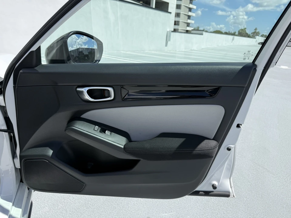 2025 Honda Civic 11th Gen - Image 30 of 30