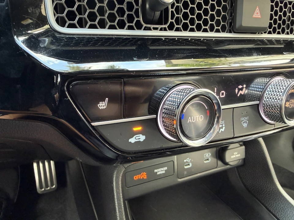2025 Honda Civic 11th Gen - Image 19 of 30