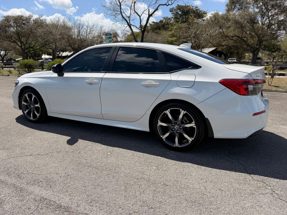 2025 Honda Civic 11th Gen - Image 9 of 21
