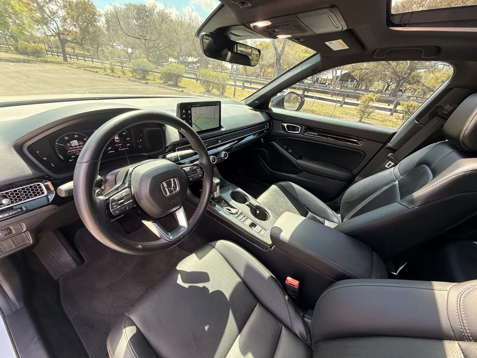 2025 Honda Civic 11th Gen - Image 15 of 21