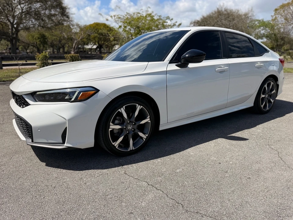 2025 Honda Civic 11th Gen - Image 11 of 21