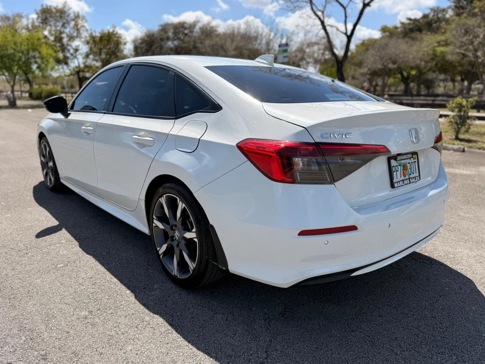 2025 Honda Civic 11th Gen - Image 8 of 21