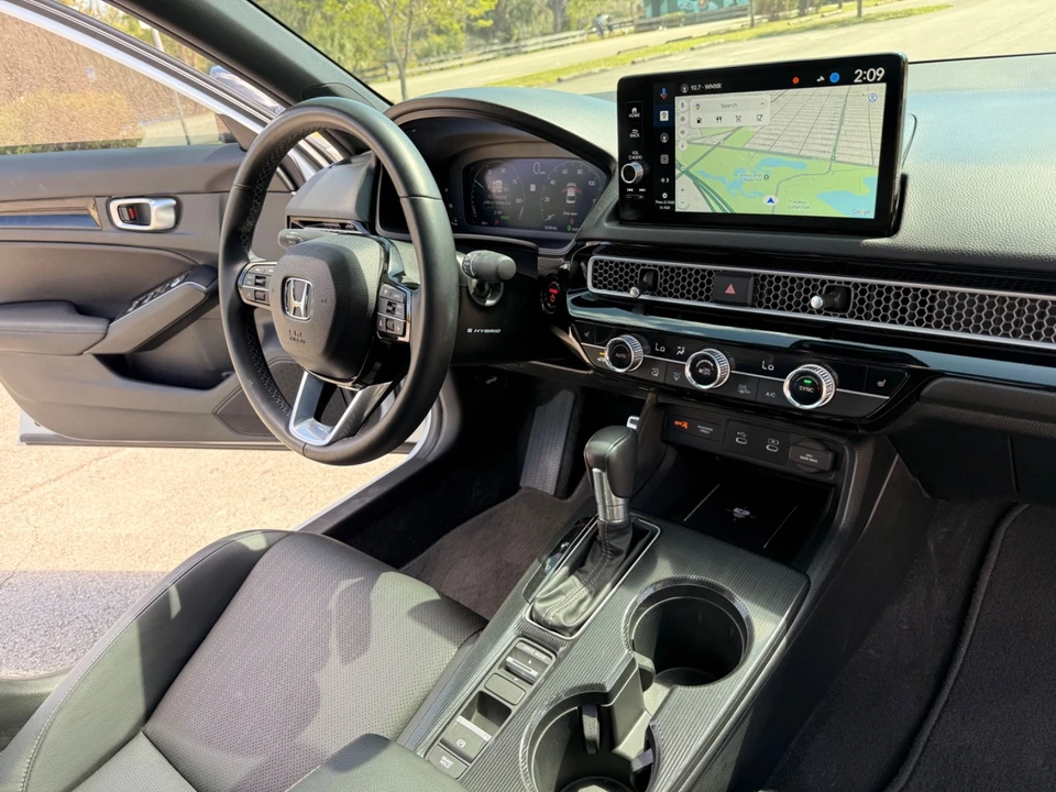 2025 Honda Civic 11th Gen - Image 19 of 21