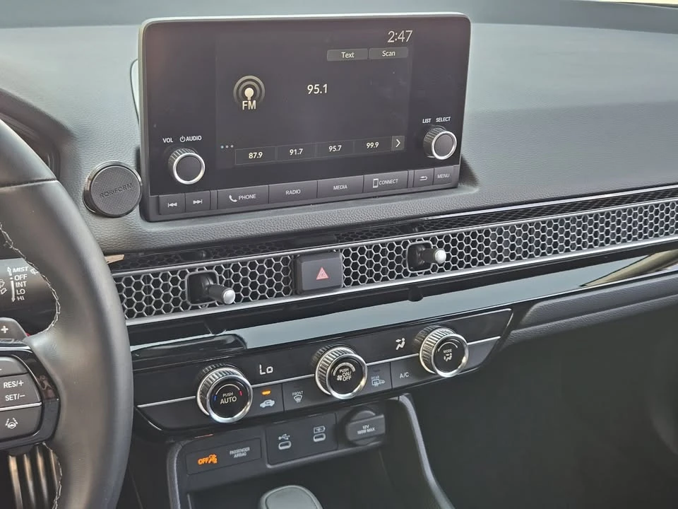 2025 Honda Civic 11th Gen - Image 11 of 19