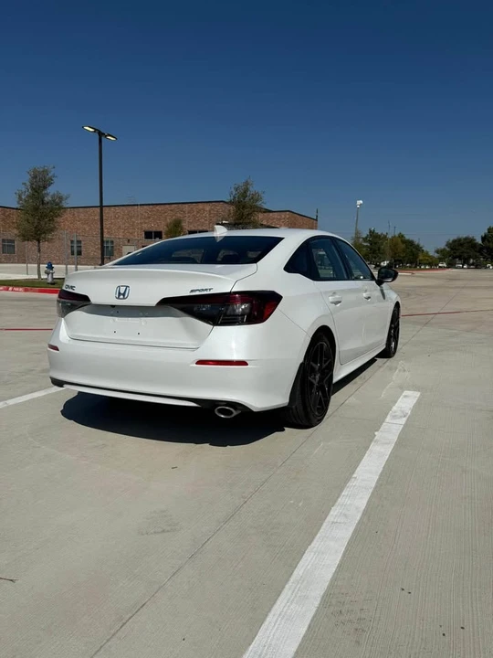 2025 Honda Civic 11th Gen - Image 6 of 9