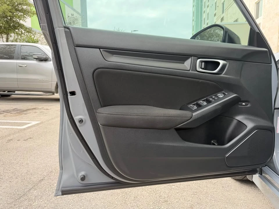 2025 Honda Civic 11th Gen - Image 16 of 18