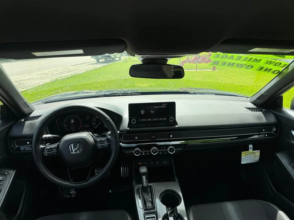 2025 Honda Civic 11th Gen - Image 12 of 15