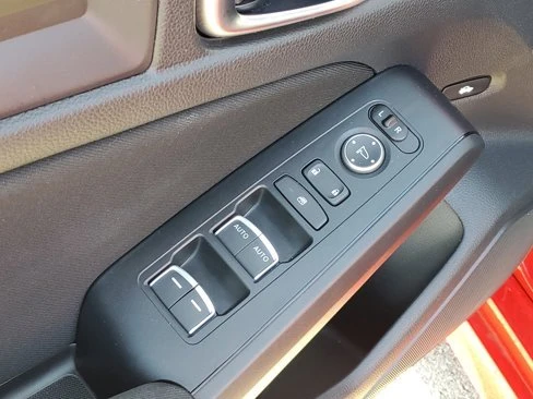 2025 Honda Civic 11th Gen - Image 11 of 19