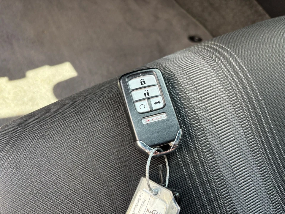 2025 Honda Civic 11th Gen - Image 21 of 31