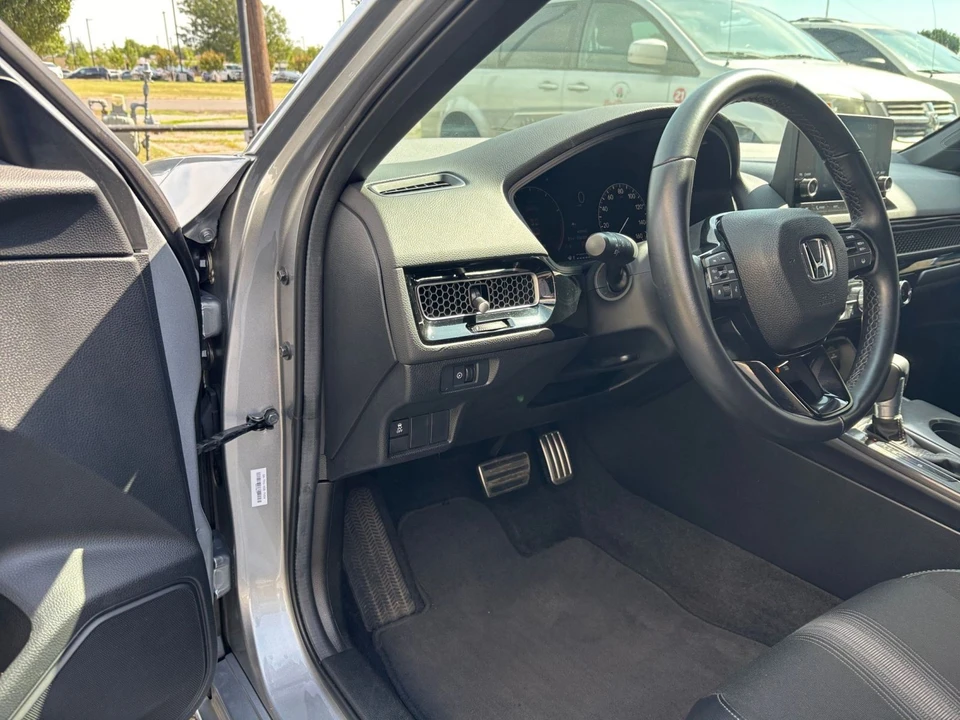 2025 Honda Civic 11th Gen - Image 30 of 31
