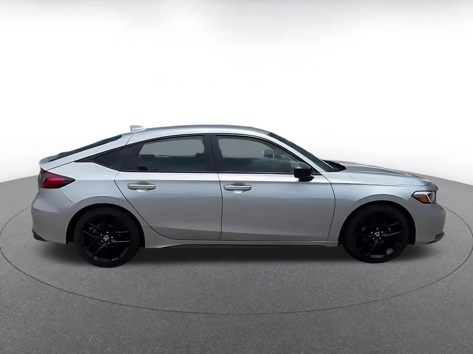 2025 Honda Civic 11th Gen - Image 12 of 31