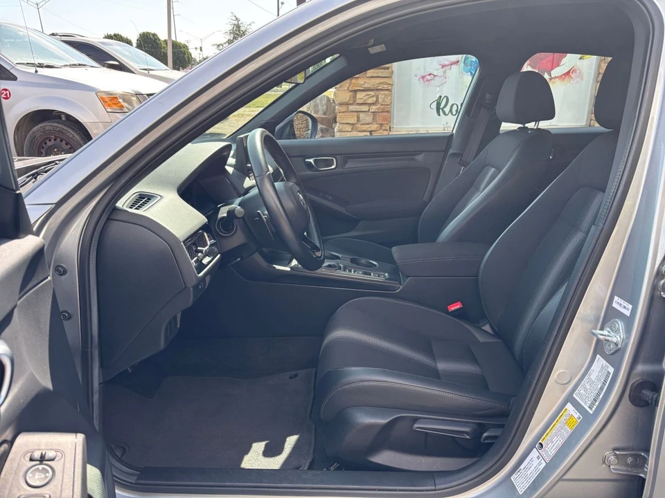 2025 Honda Civic 11th Gen - Image 23 of 31