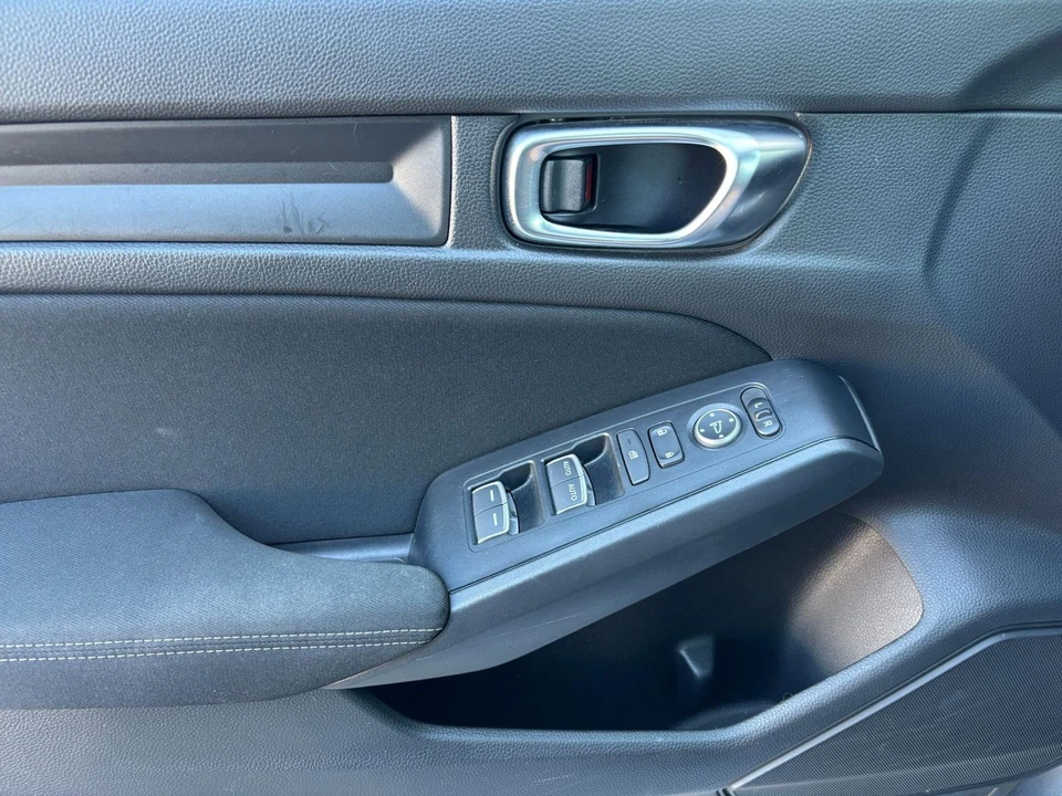 2025 Honda Civic 11th Gen - Image 20 of 31