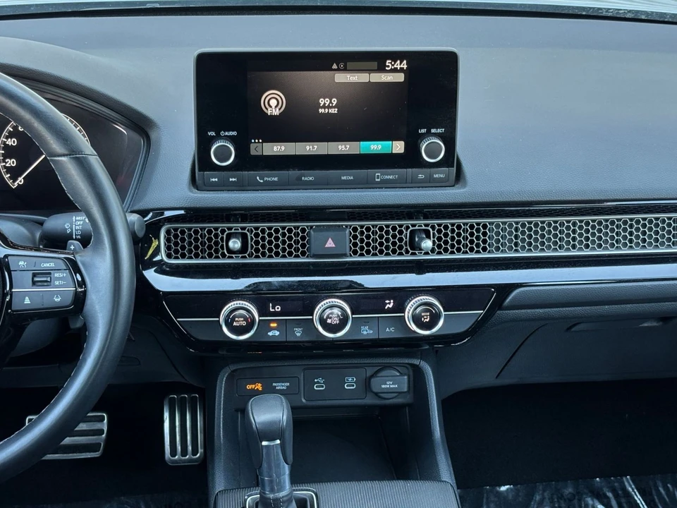 2025 Honda Civic 11th Gen - Image 19 of 31