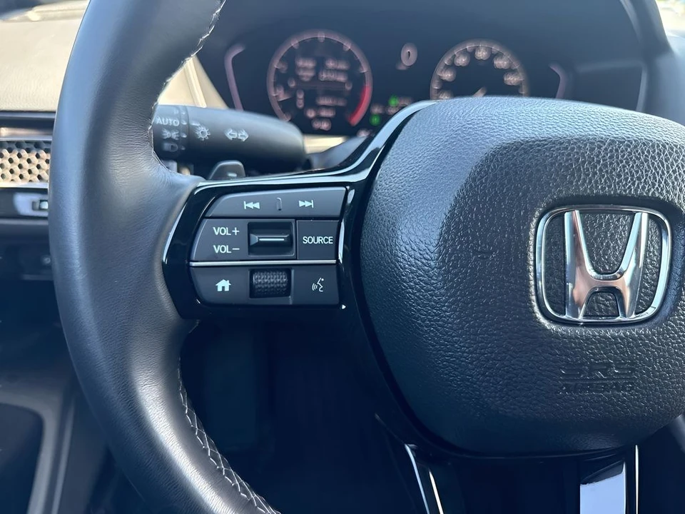 2025 Honda Civic 11th Gen - Image 12 of 31